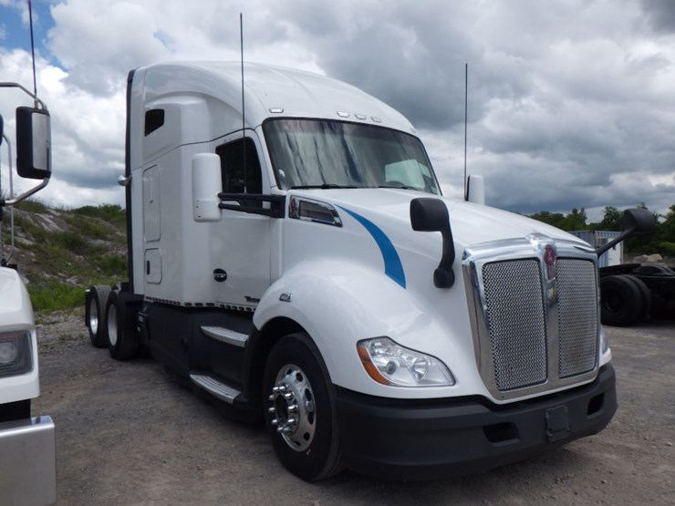 2016-kenworth-t680-image-3