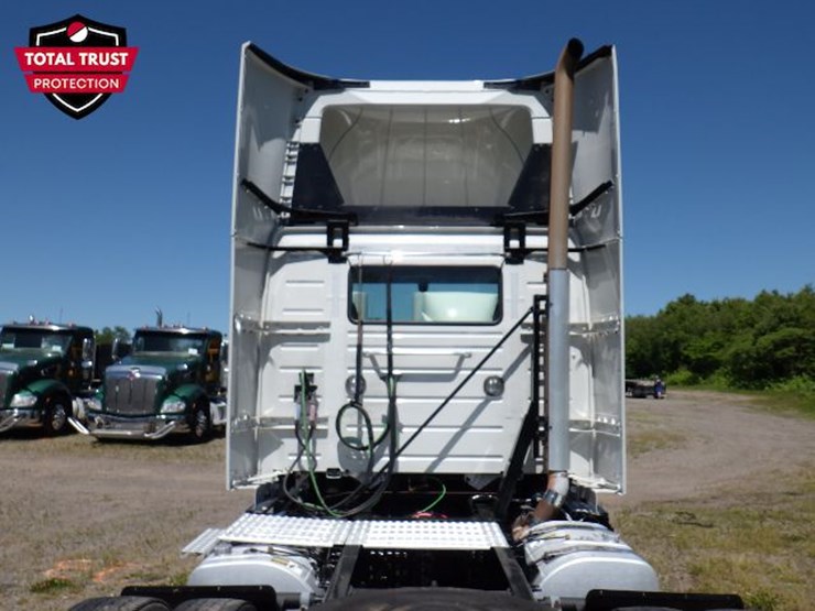 2021-volvo-vnr300-image-11