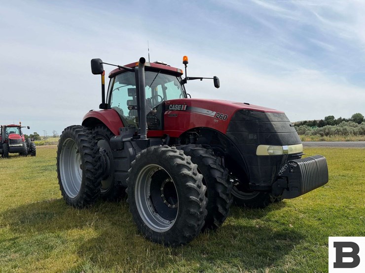 2014-case-ih-magnum-260-cvt-image-9