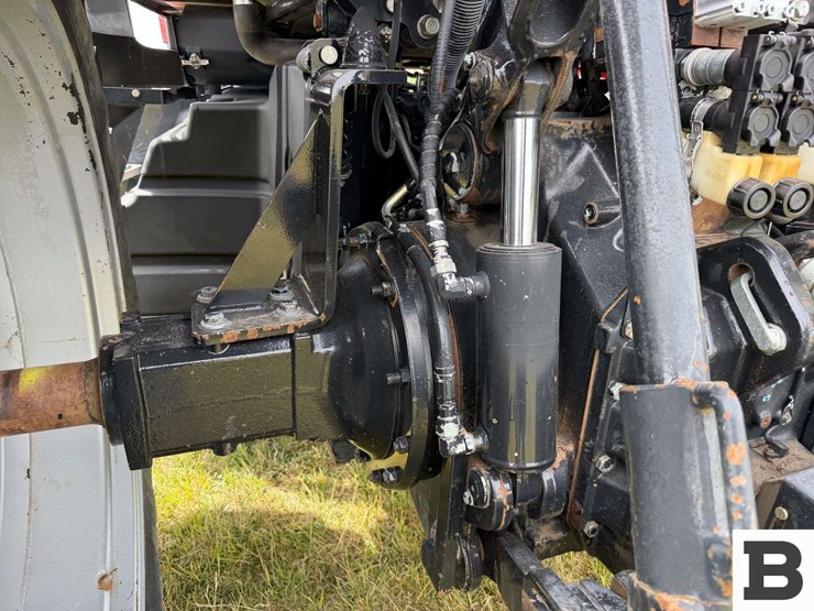 2010-case-ih-magnum-180-image-31