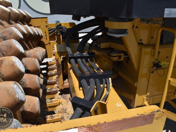 2014-caterpillar-cp56b-image-20