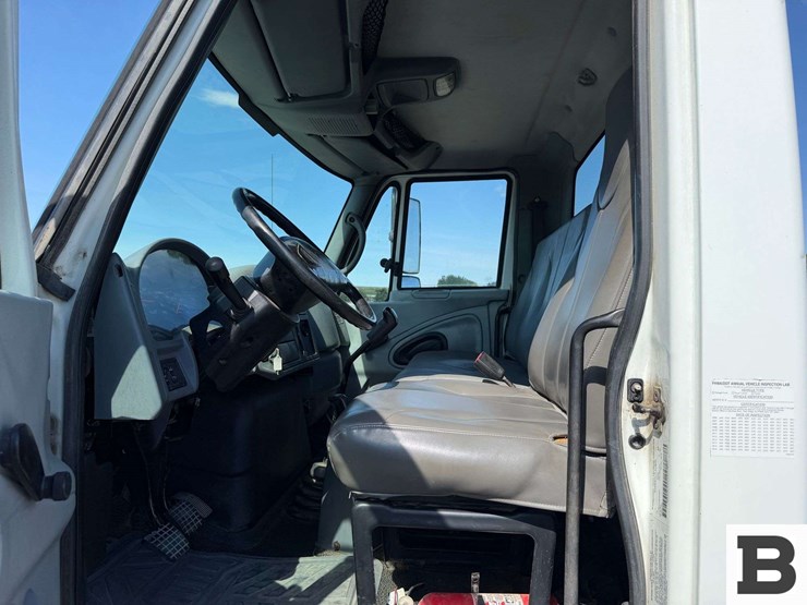 2006-international-durastar-4200-image-51