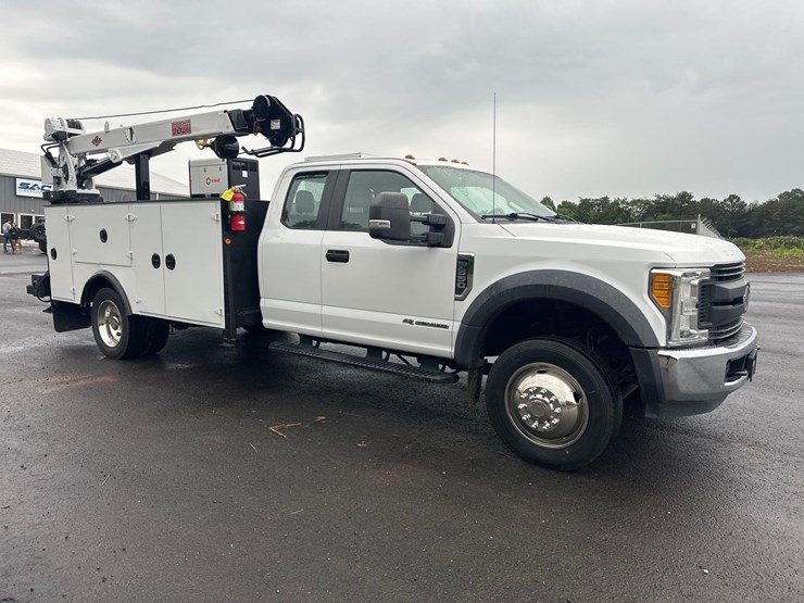 2017-ford-f550-xl-image-2