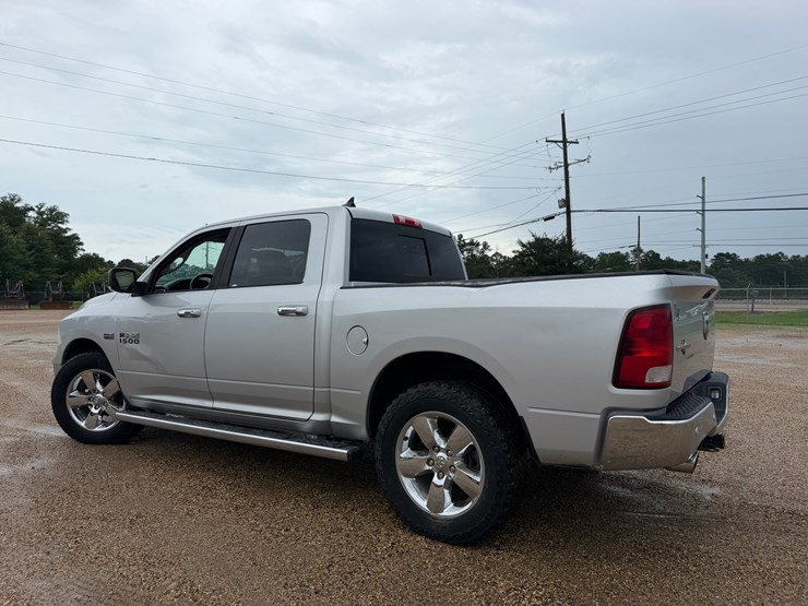 2015-dodge-ram-1500-image-4