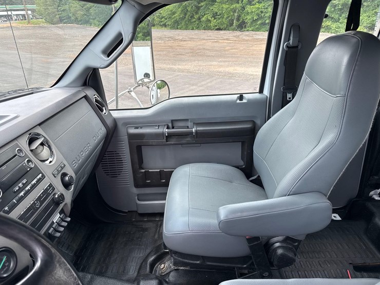 2015-ford-f750-xlt-image-35