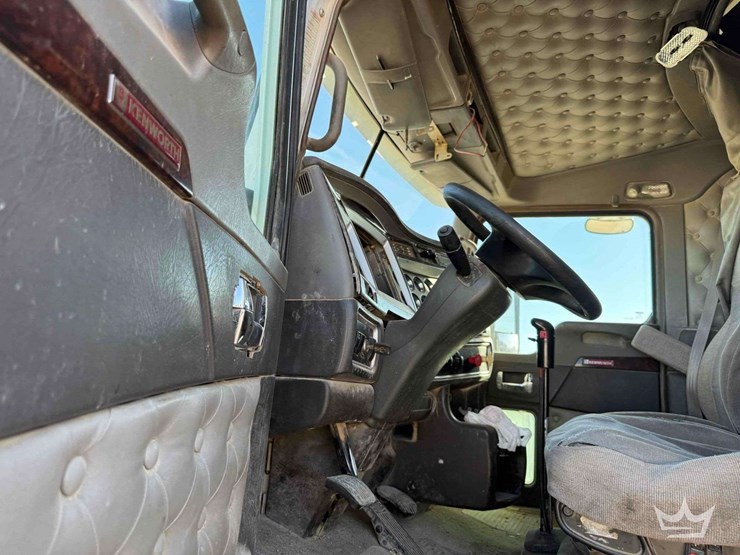 2013-kenworth-t660-image-7