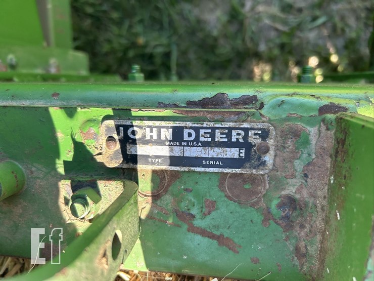 john-deere-336-image-11