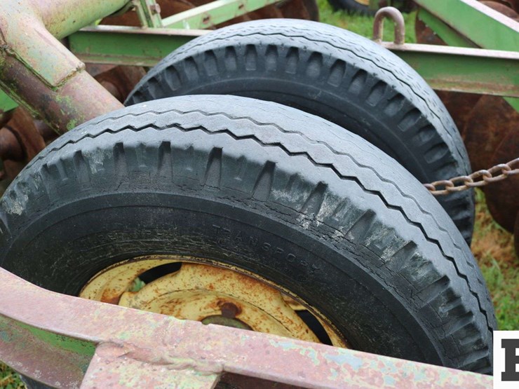 john-deere-14-image-11