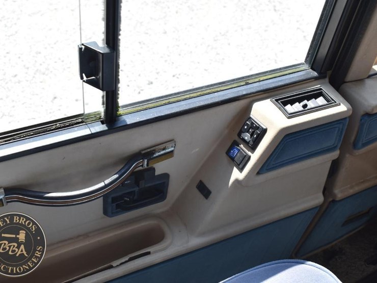 1988-chevrolet-winnebago-42962-image-31