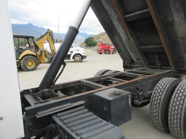 2012-international-durastar-4400-image-17