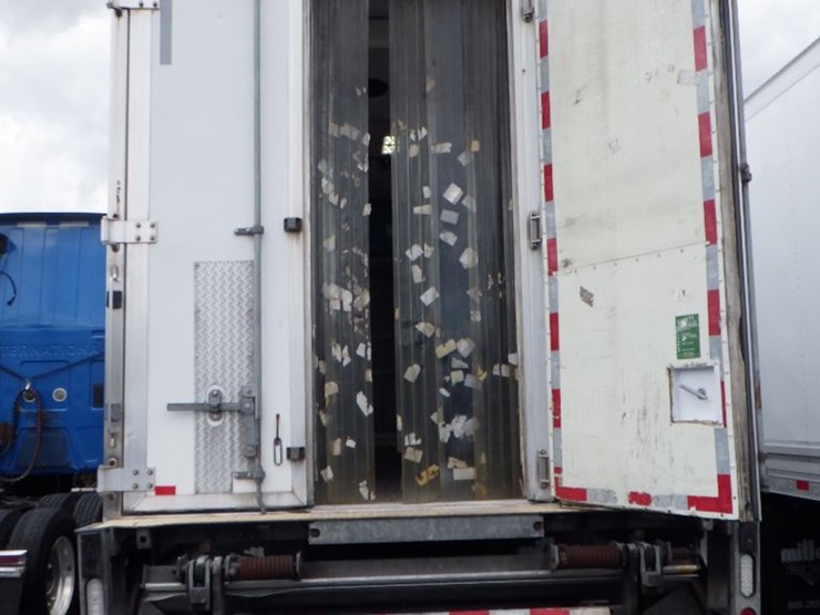 2020-freightliner-m2-106-image-7