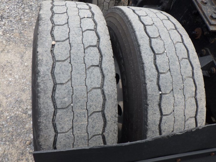 2016-kenworth-t680-image-10