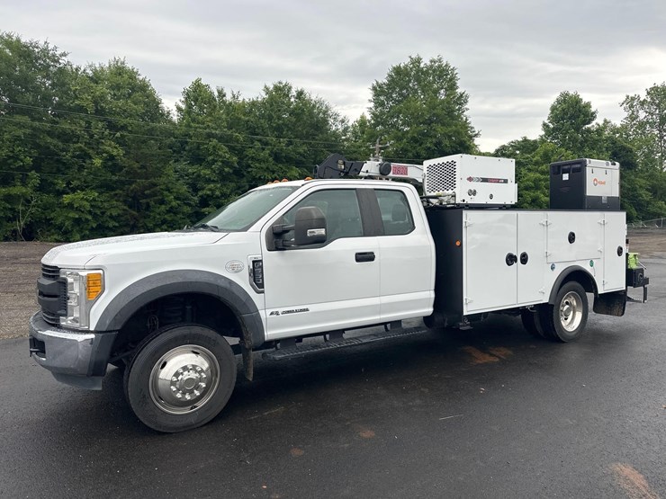 2017-ford-f550-xl-image-1