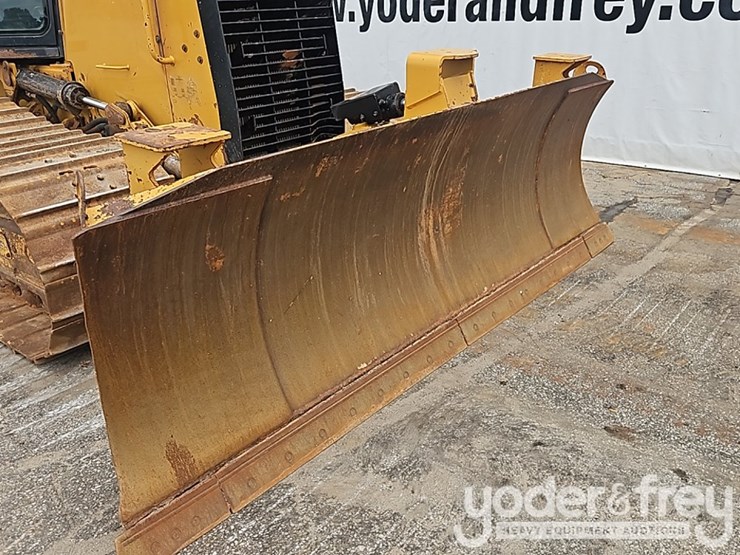 2016-caterpillar-d5k2-lgp-image-11