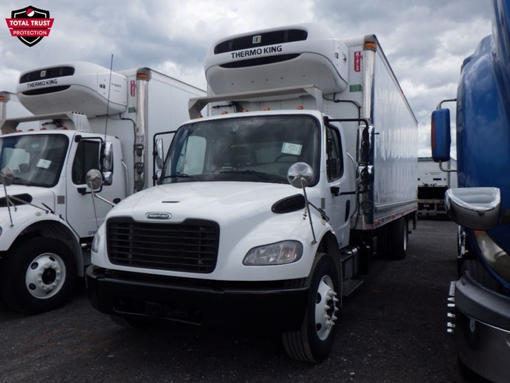2020-freightliner-m2-106-image-1