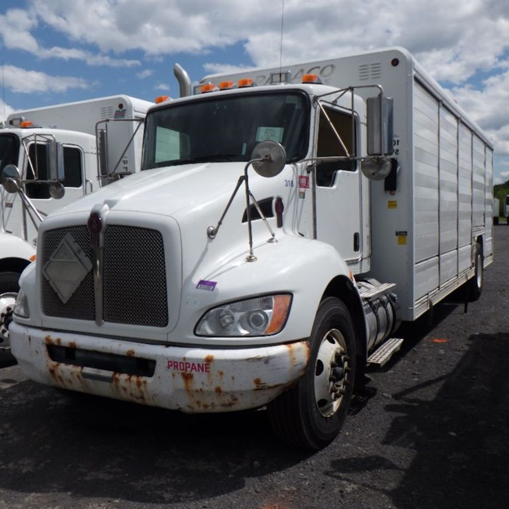 2016 KENWORTH T370