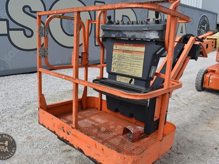 2012-jlg-e400ajpn-image-21