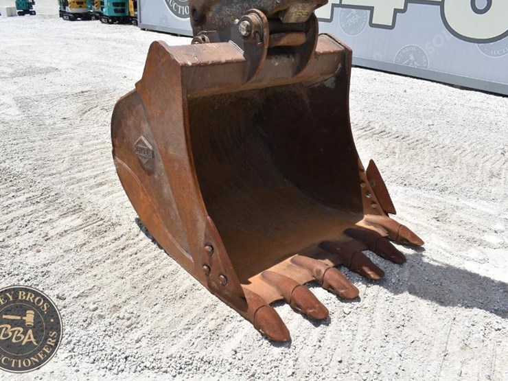 2015-komatsu-pc308us-lc-3e0-image-19