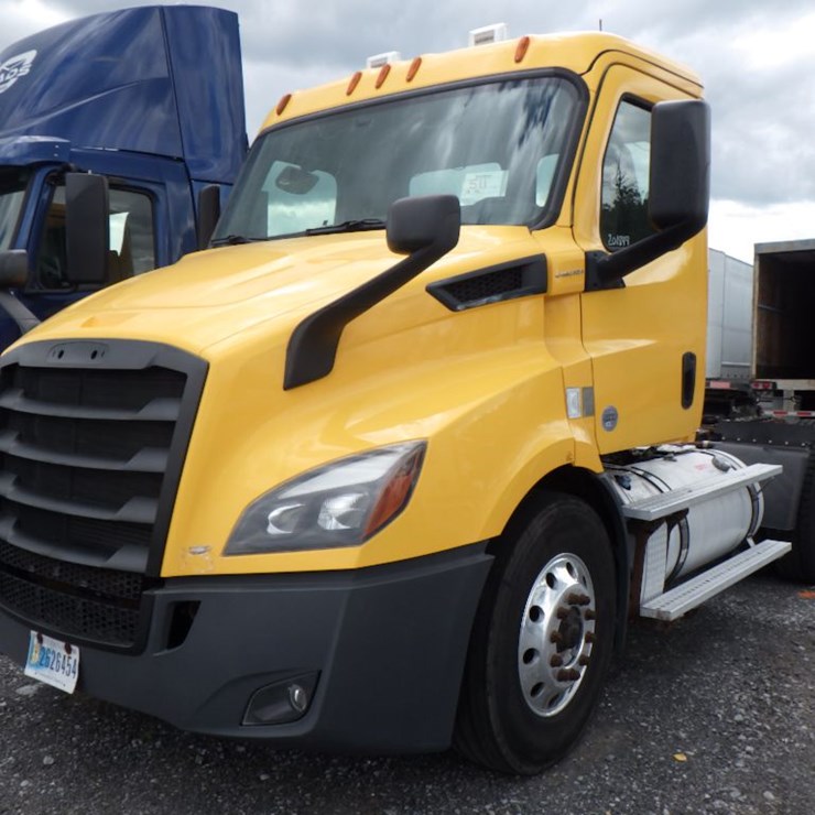 2018 FREIGHTLINER CASCADIA 116
