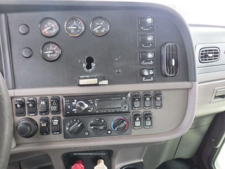 2012-peterbilt-367-image-20