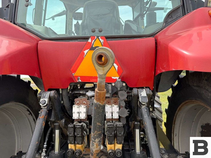 2010-case-ih-magnum-180-image-37