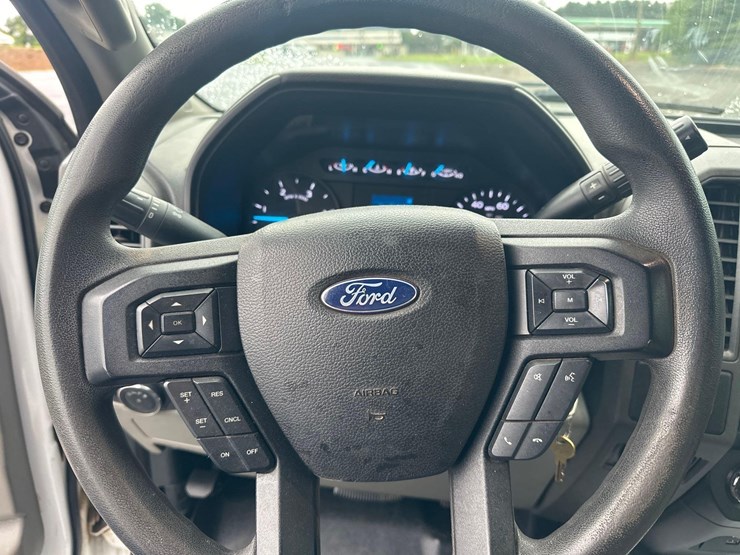 2017-ford-f550-xl-image-41