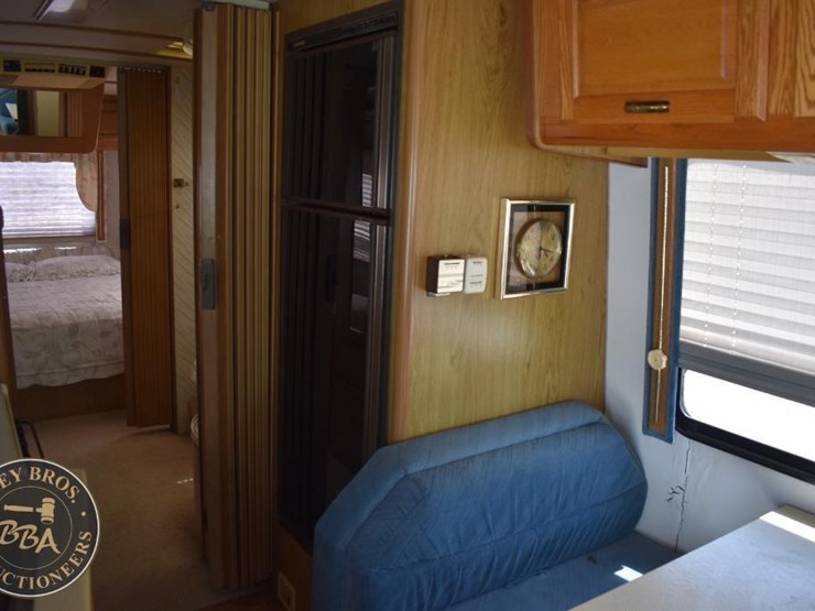 1988-chevrolet-winnebago-42962-image-27