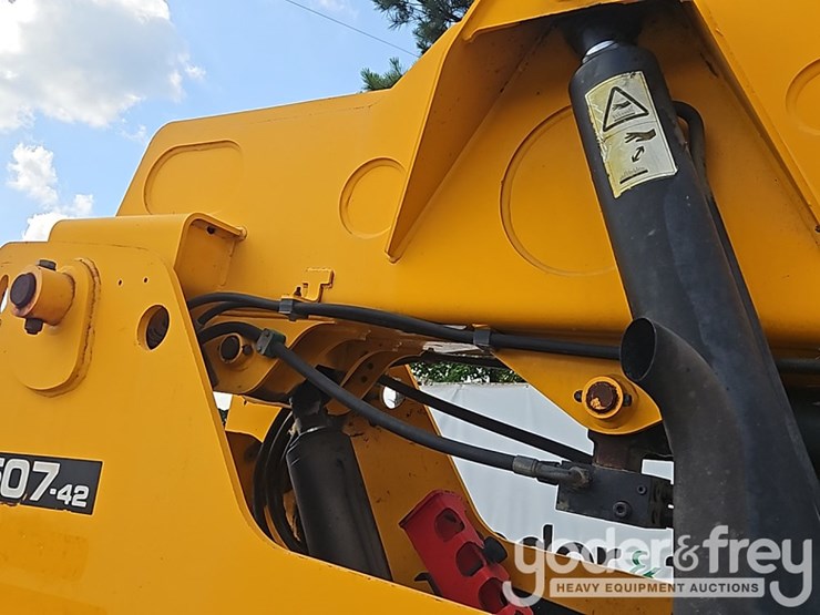2014-jcb-507-42-image-23