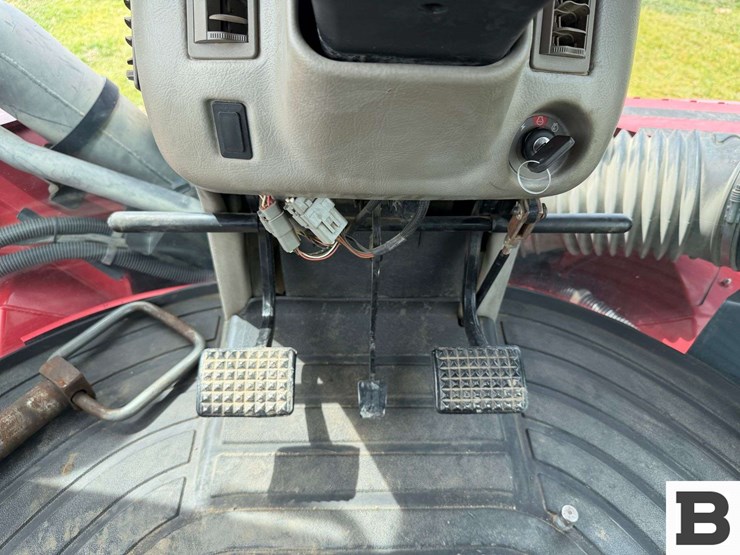 2015-case-ih-steiger-420-rowtrac-image-111
