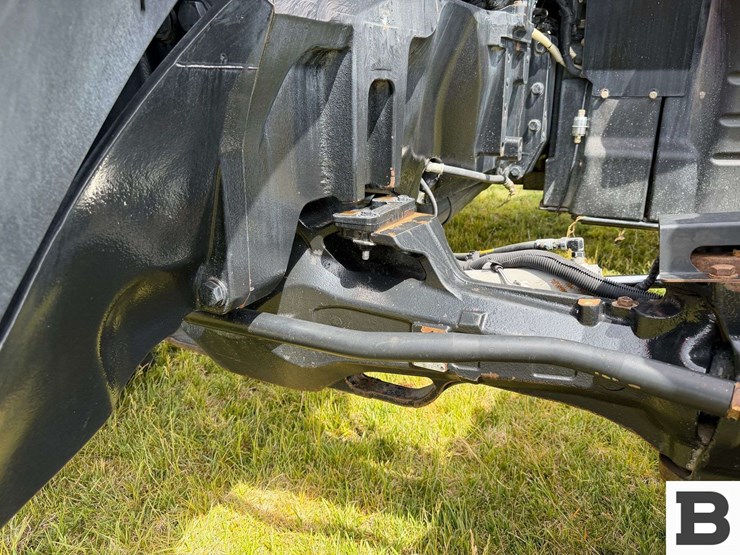 2014-case-ih-magnum-200-cvt-image-17