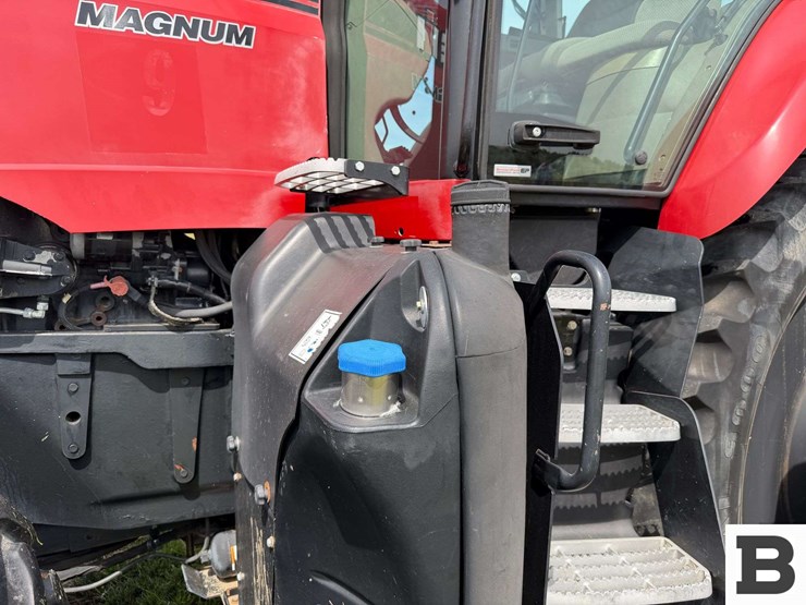 2011-case-ih-magnum-260-image-27
