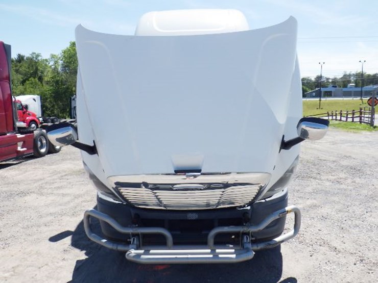 2017-freightliner-cascadia-125-image-27