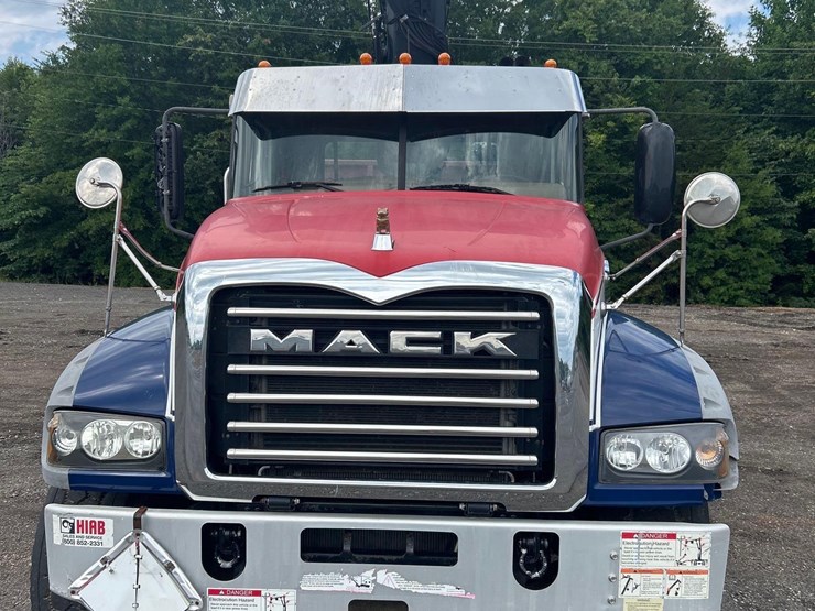 2016-mack-granite-gu713-image-6