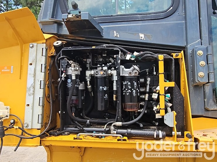 2019-deere-700k-image-21