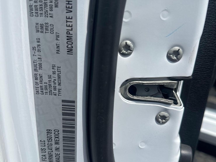 2026-dodge-ram-5500-image-38