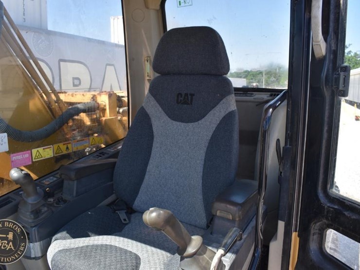 2005-caterpillar-320cl-image-58
