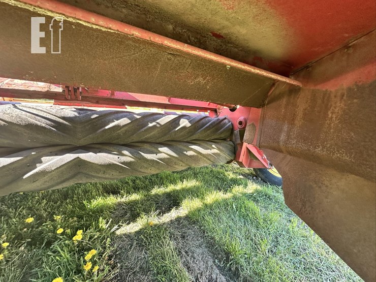 new-holland-116-image-14