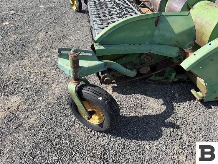 john-deere-212-image-15