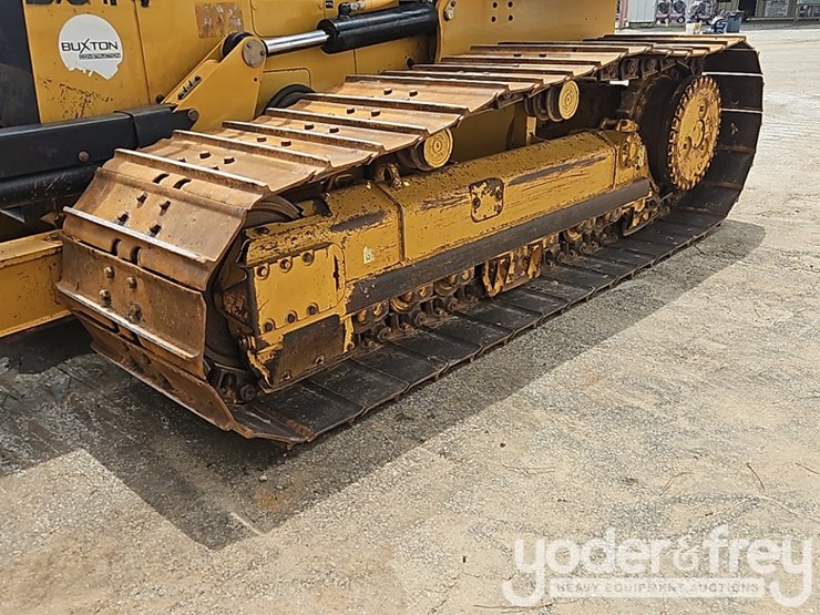 2017-caterpillar-d6k2-lgp-image-11