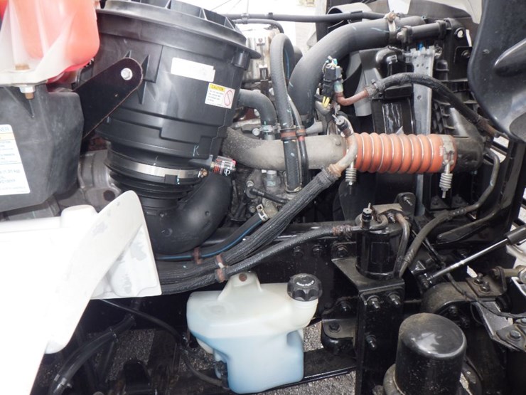 2020-freightliner-m2-106-image-21