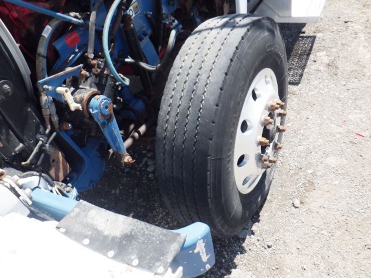 2012-peterbilt-367-image-23
