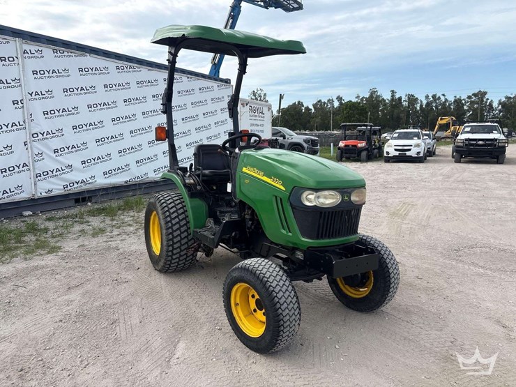 john-deere-2320-image-2