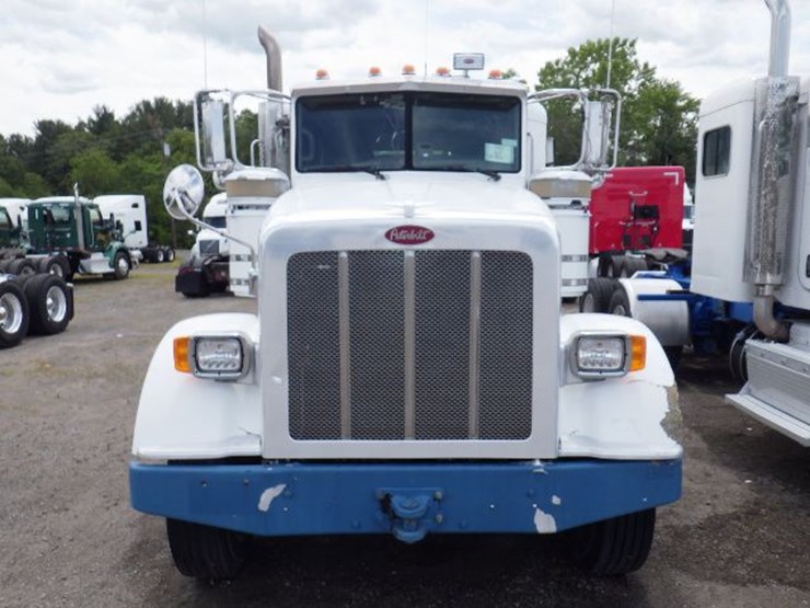 2012-peterbilt-367-image-3