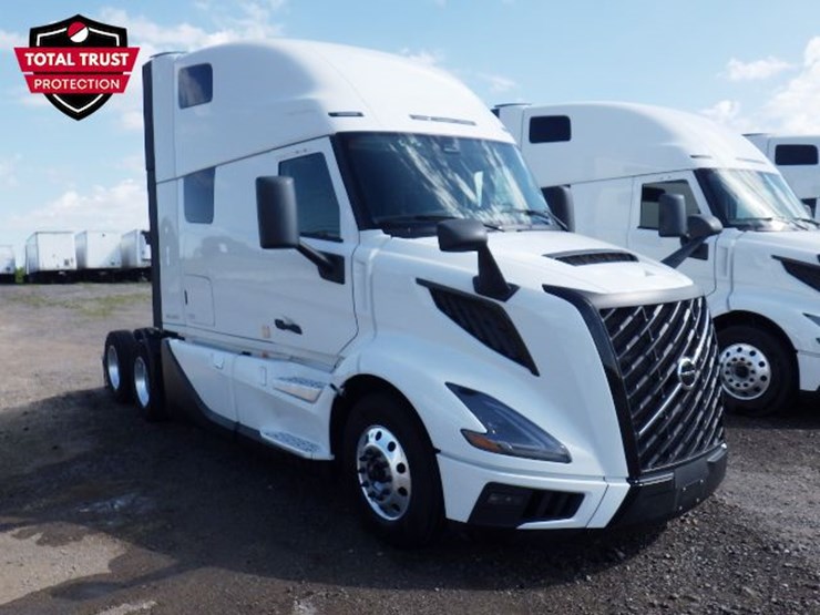 2025-volvo-vnl860-image-3