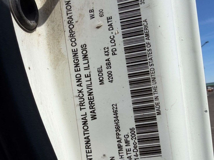 2006-international-durastar-4200-image-50