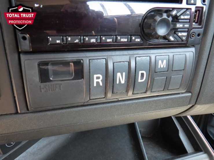 2021-volvo-vnr300-image-16