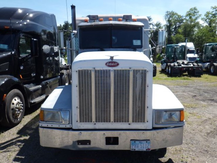 1993-peterbilt-377-image-2