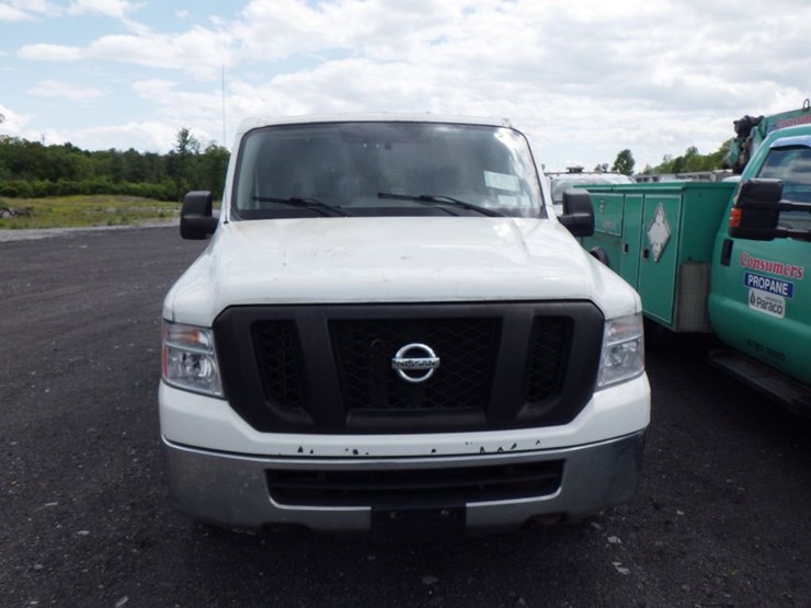 2013-nissan-nv2500-image-4