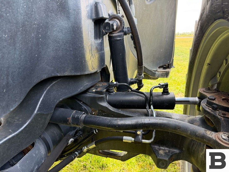 2014-case-ih-magnum-260-cvt-image-60