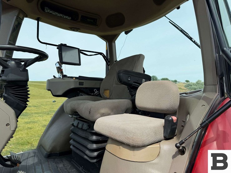 2010-case-ih-magnum-180-image-77
